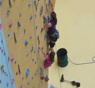 Arrampicata per tutti al centro arrampicata di Taverne